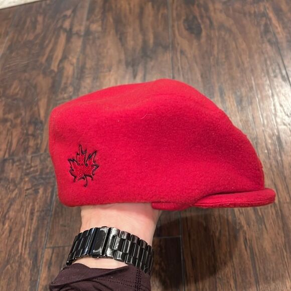 Roots Athletics Cabbie Flat Hat Cap Canada fan hat  Mens size M - Picture 2 of 6